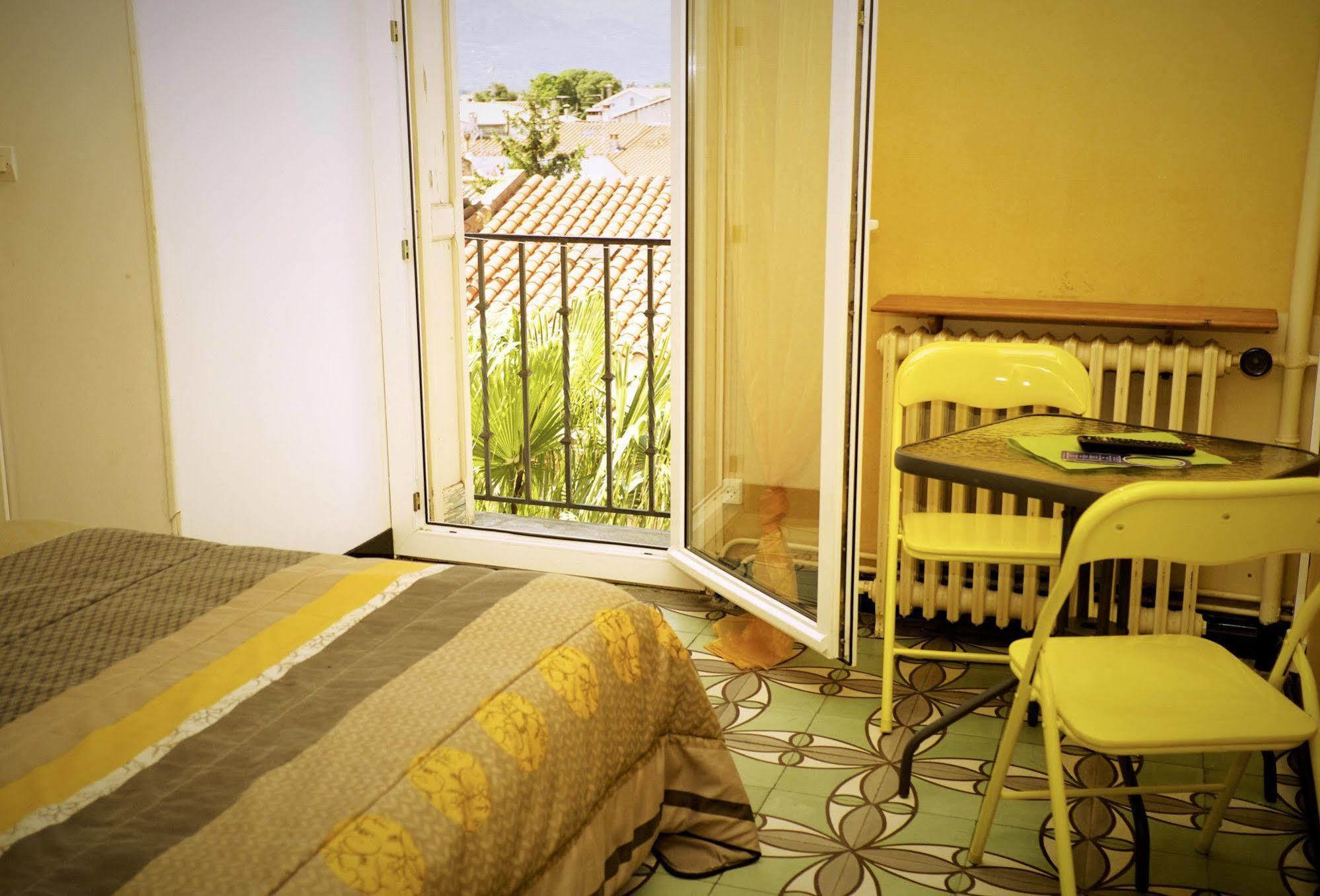 Hotel Le Centre Le Boulou Dış mekan fotoğraf